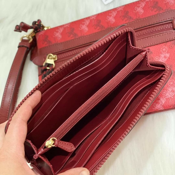 COACH LONG WALLET & LARGE WRISTLET - Picture 3 of 5